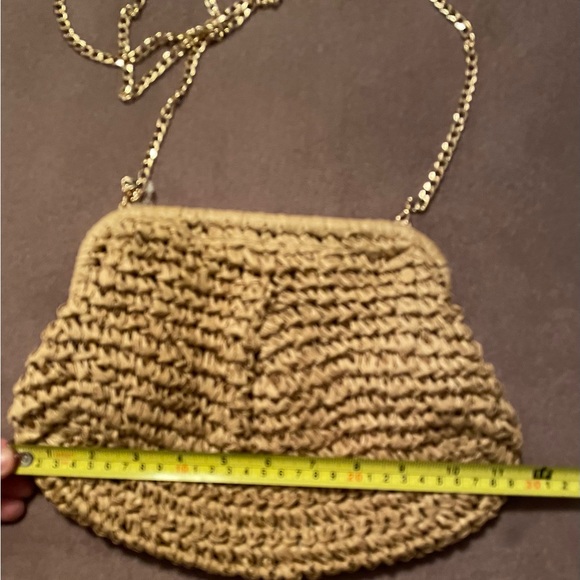 Steve Madden Woven Tan Bag with Gold Chain
NWOT - Picture 15 of 16